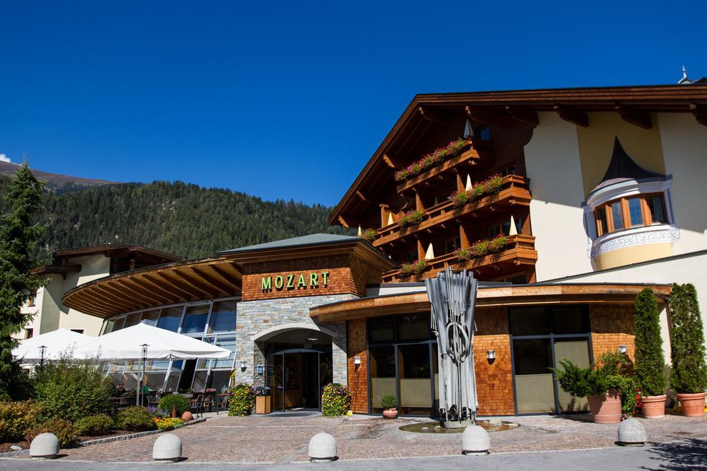 Familien Hotel Mozart Ried im Oberinntal Exterior photo